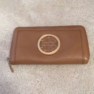 Tory Burch continental wallet